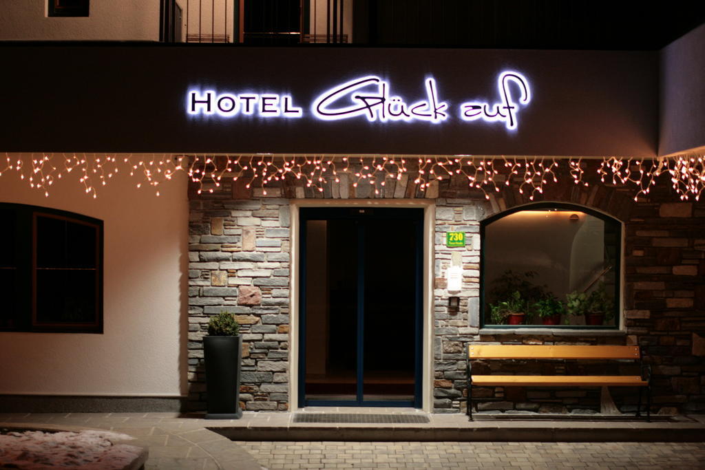 Hotel & Suites Glueck Auf Mayrhofen Ngoại thất bức ảnh